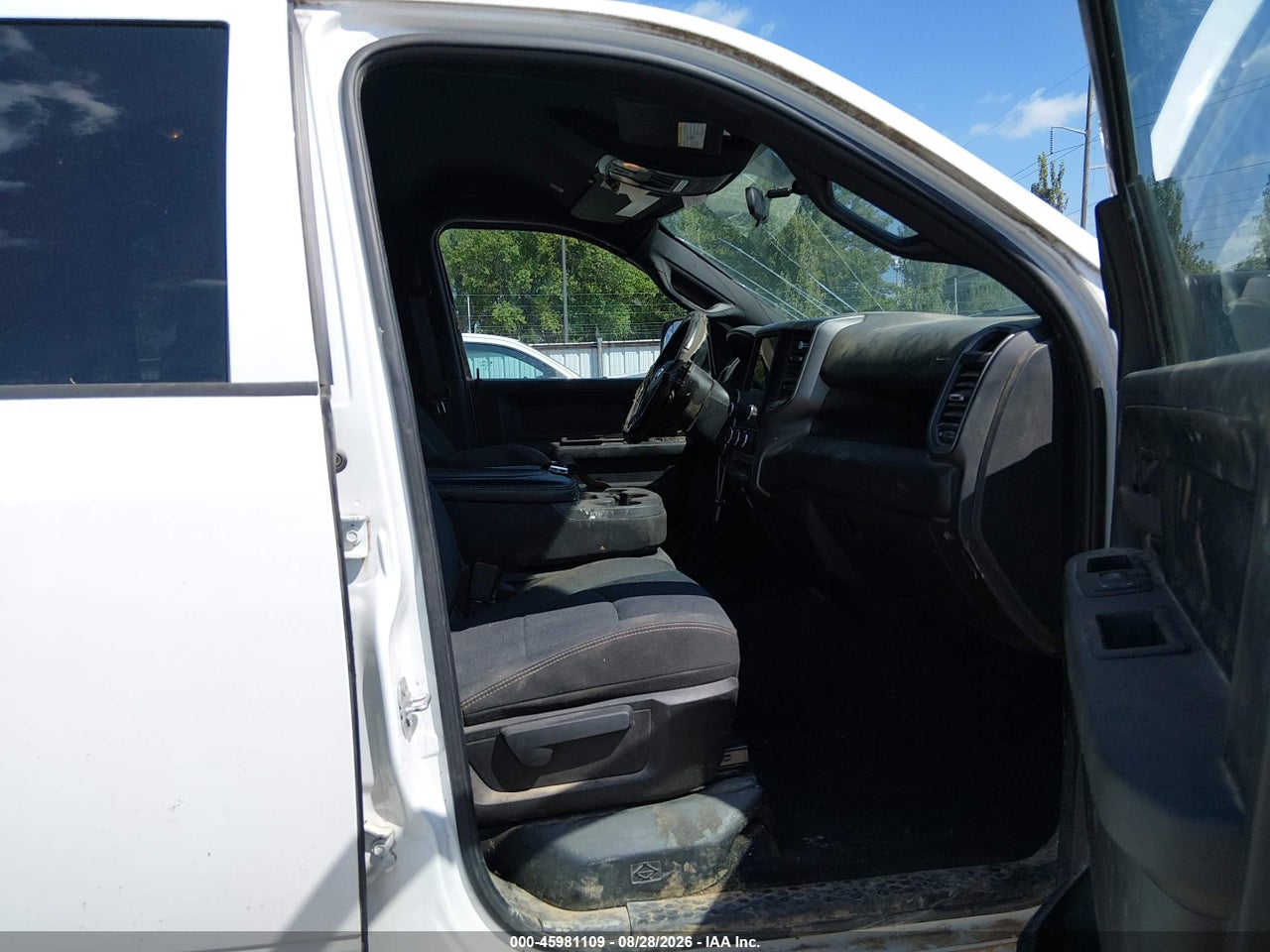 2021 RAM 2500 TRADESMAN  4X4 8' BOX · 5/11