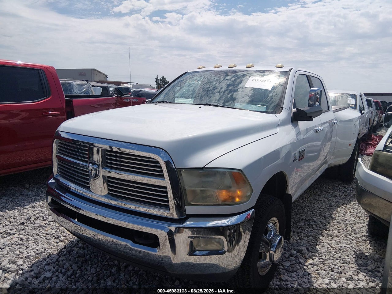 2011 RAM RAM 3500 LARAMIE · 2/4
