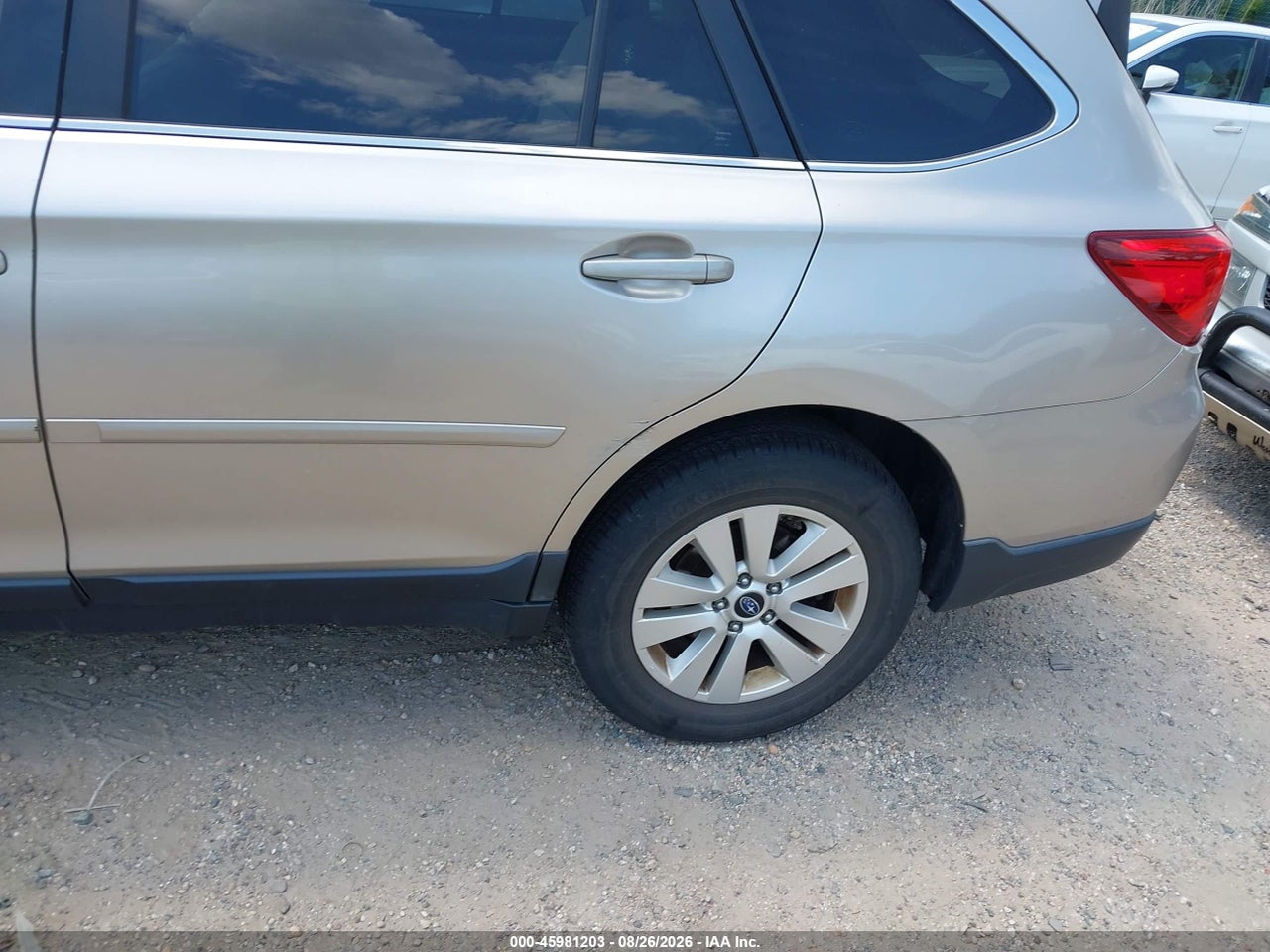 2015 SUBARU OUTBACK 2.5I PREMIUM · 6/11