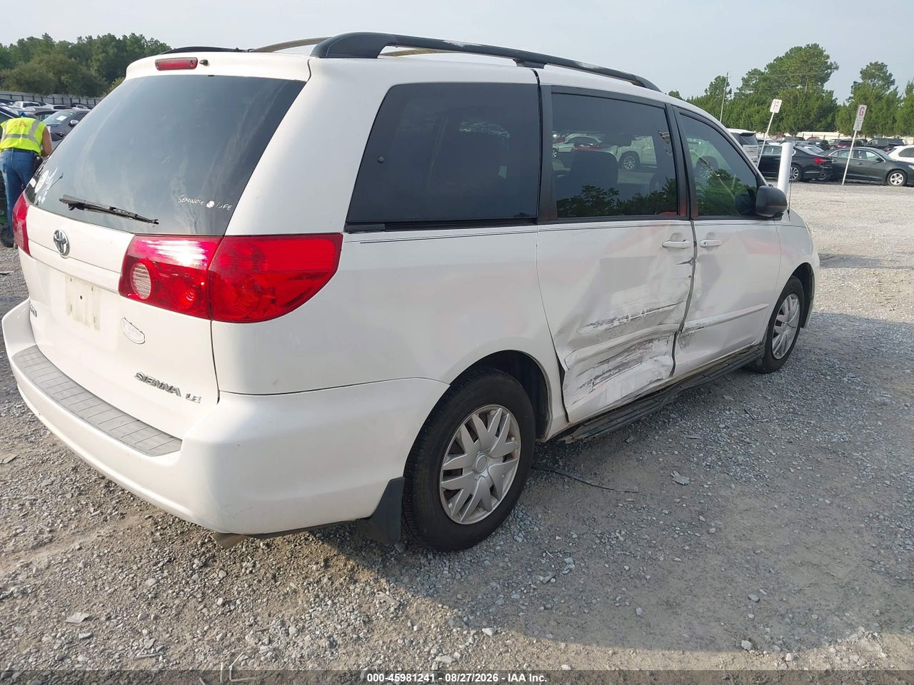 2007 TOYOTA SIENNA LE · 4/11