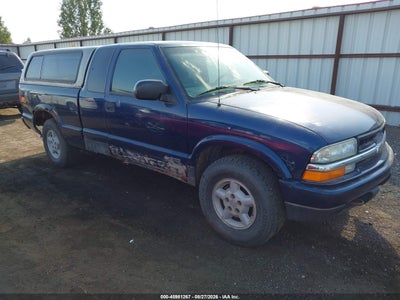 1GCDT19W828****** · 2002 CHEVROLET S-10 LS