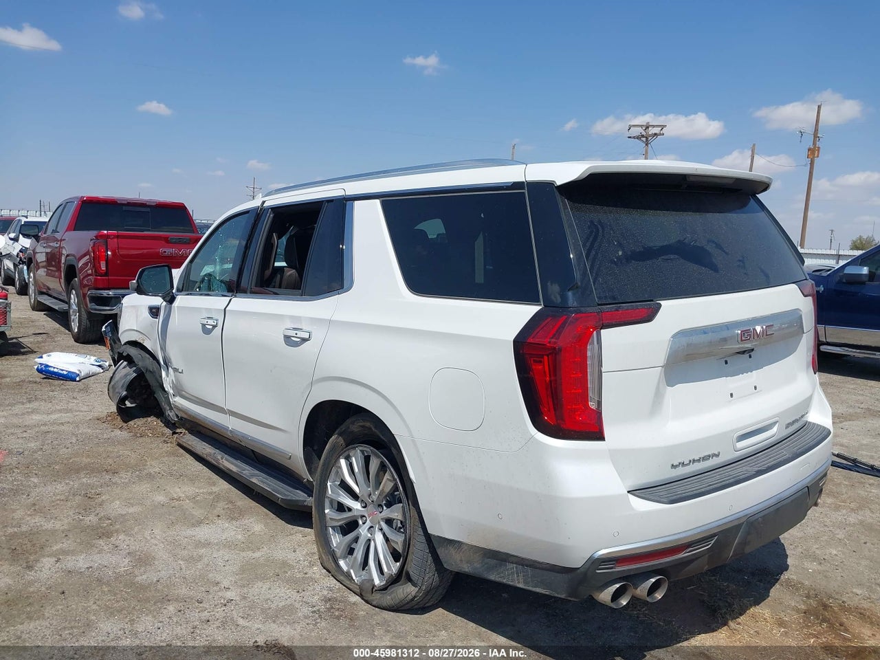 2024 GMC YUKON 4WD DENALI · 3/10