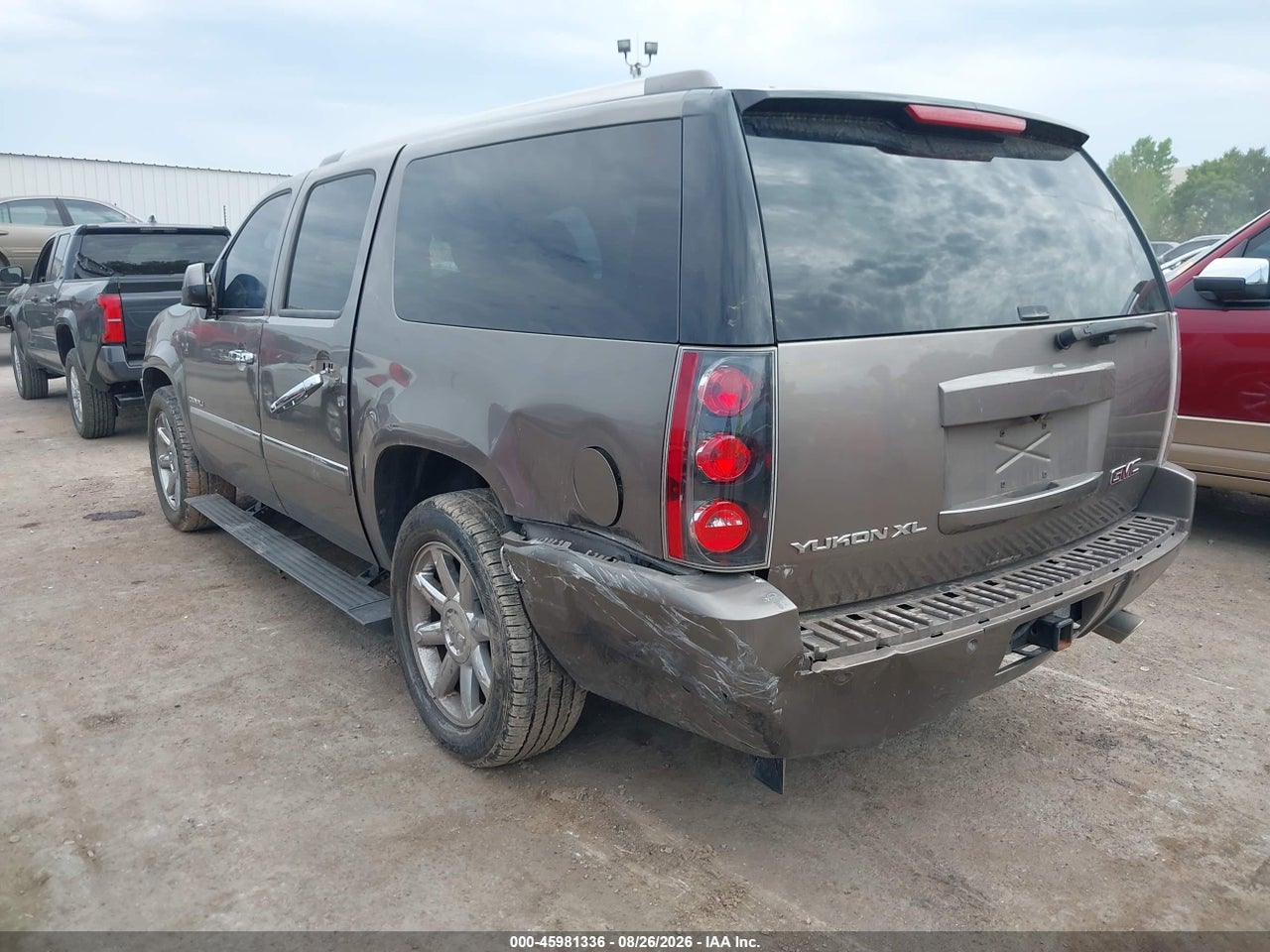 2011 GMC YUKON XL 1500 DENALI · 3/11