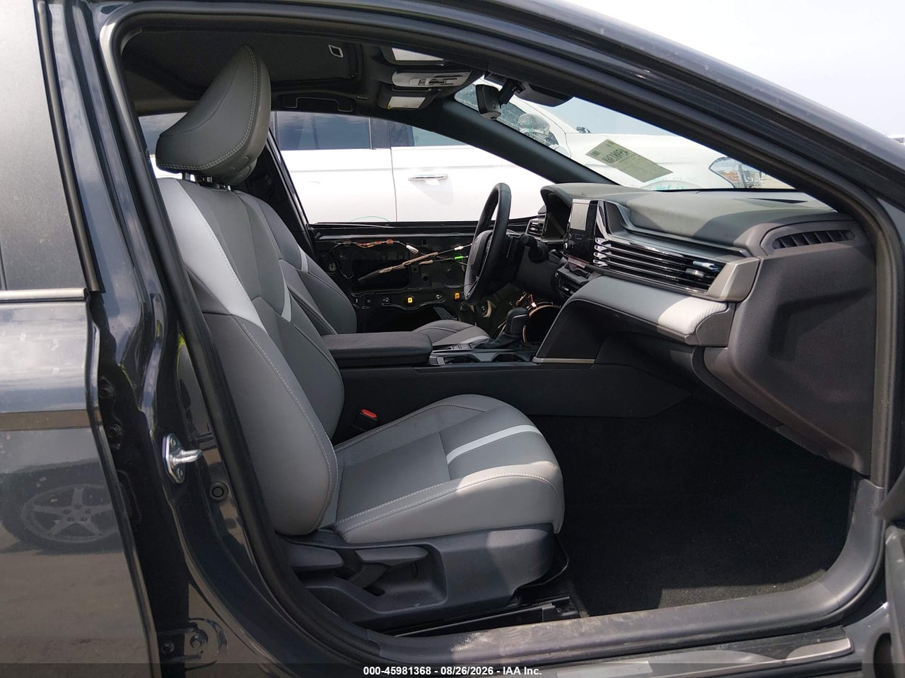 2026 TOYOTA CAMRY SE · 5/11