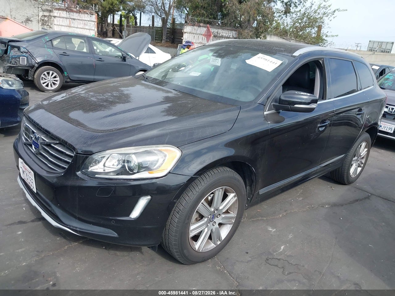 2016 VOLVO XC60 T6 PLATINUM · 2/11