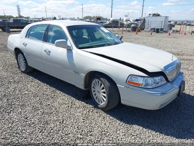 2004 LINCOLN TOWN CAR SIGNATURE