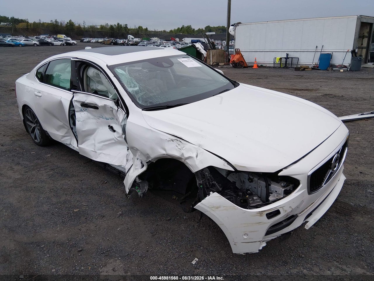 LVY982MKXJP****** · 2018 VOLVO S90 T5 MOMENTUM