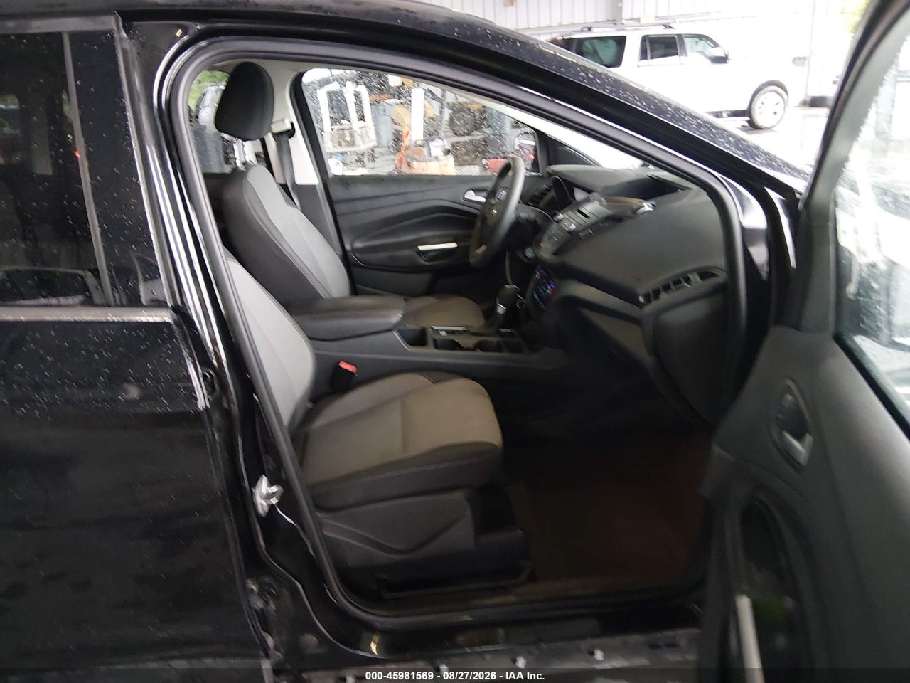 2017 FORD ESCAPE SE · 5/11
