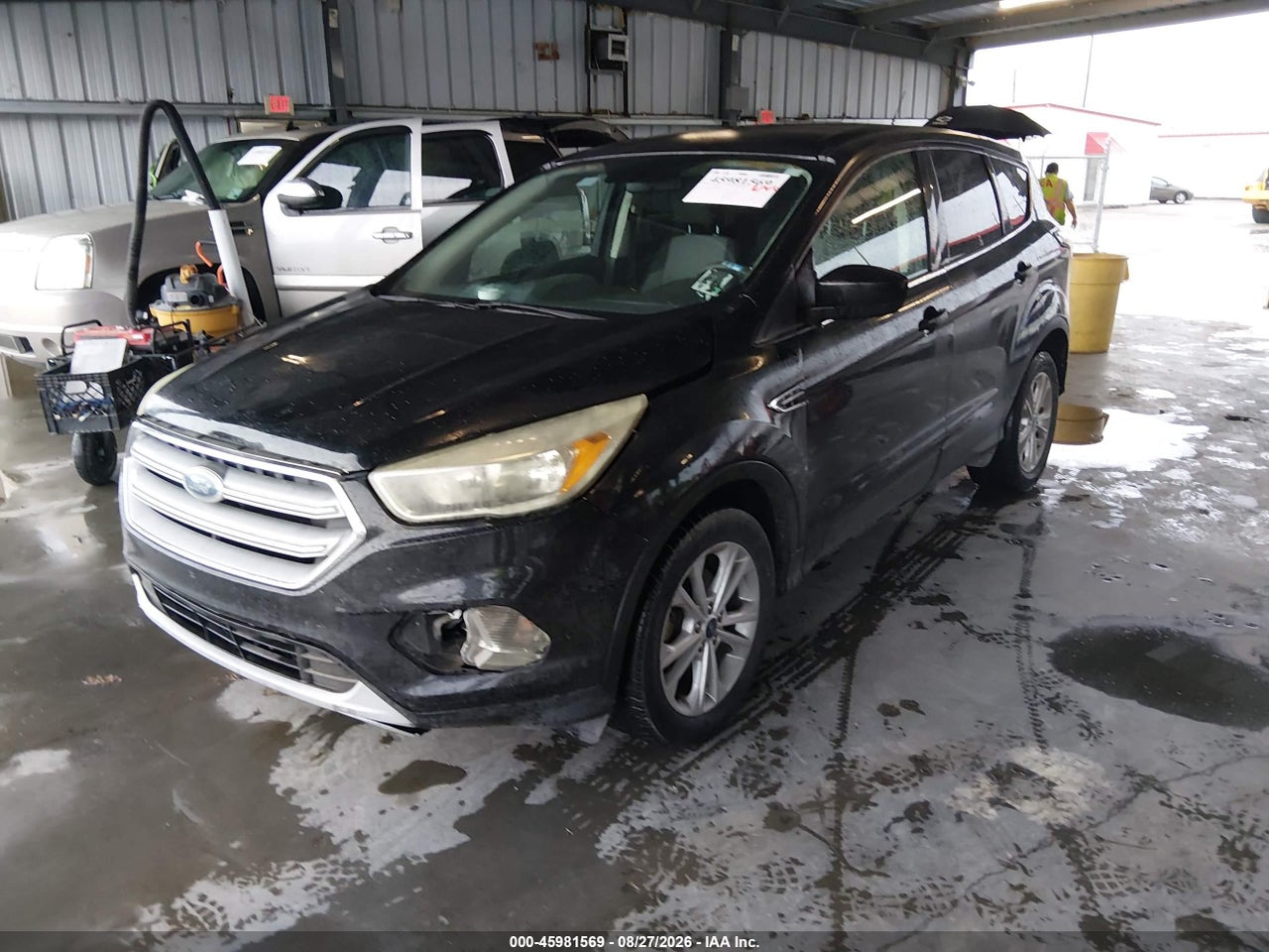 2017 FORD ESCAPE SE · 2/11