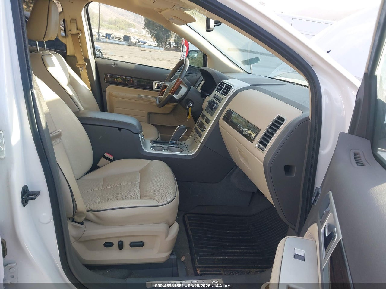 2010 LINCOLN MKX   · 5/11