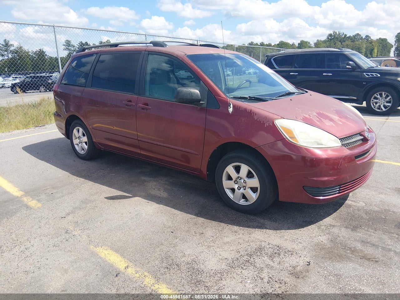 2004 TOYOTA SIENNA LE