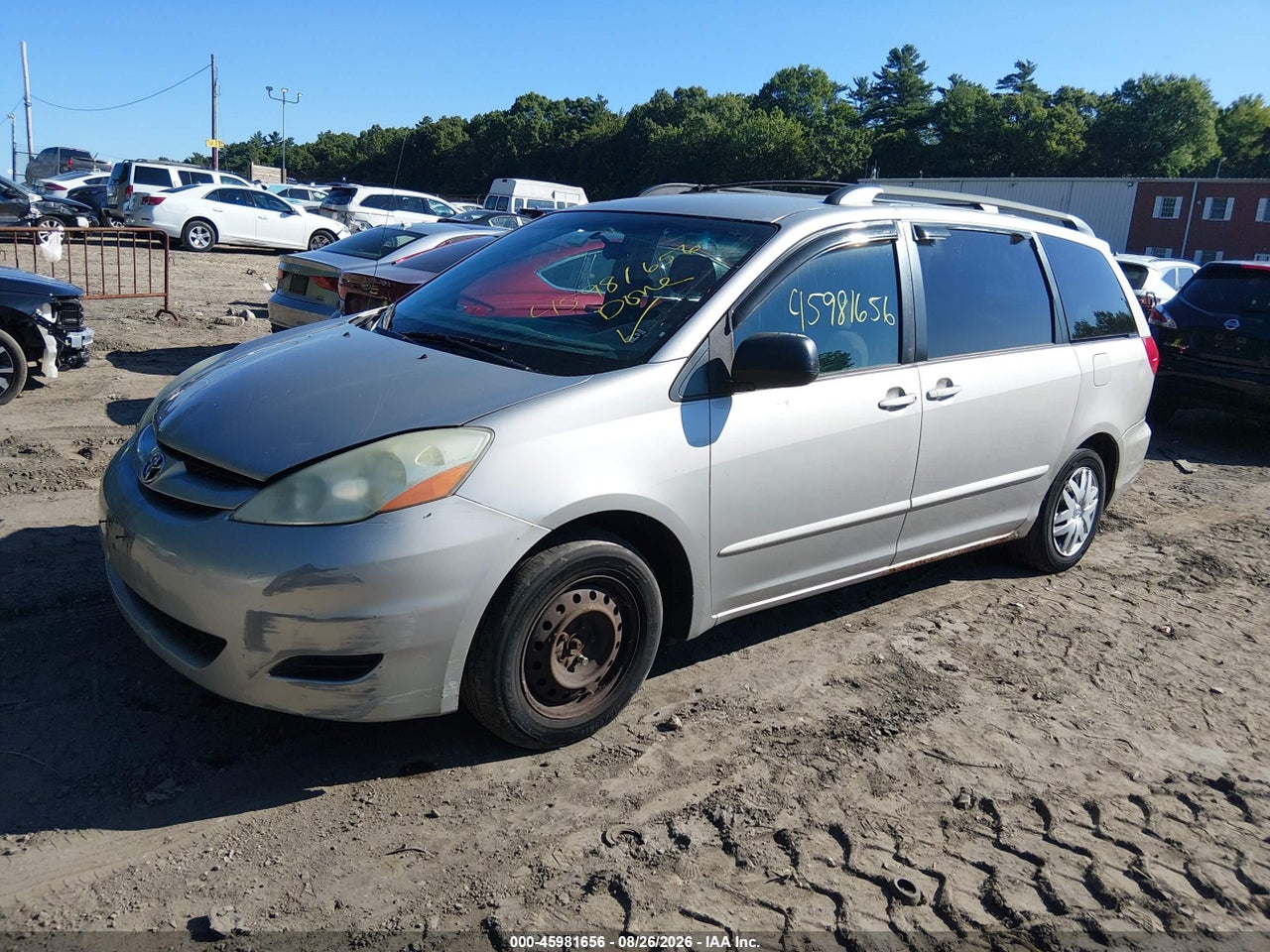 2006 TOYOTA SIENNA LE · 2/11