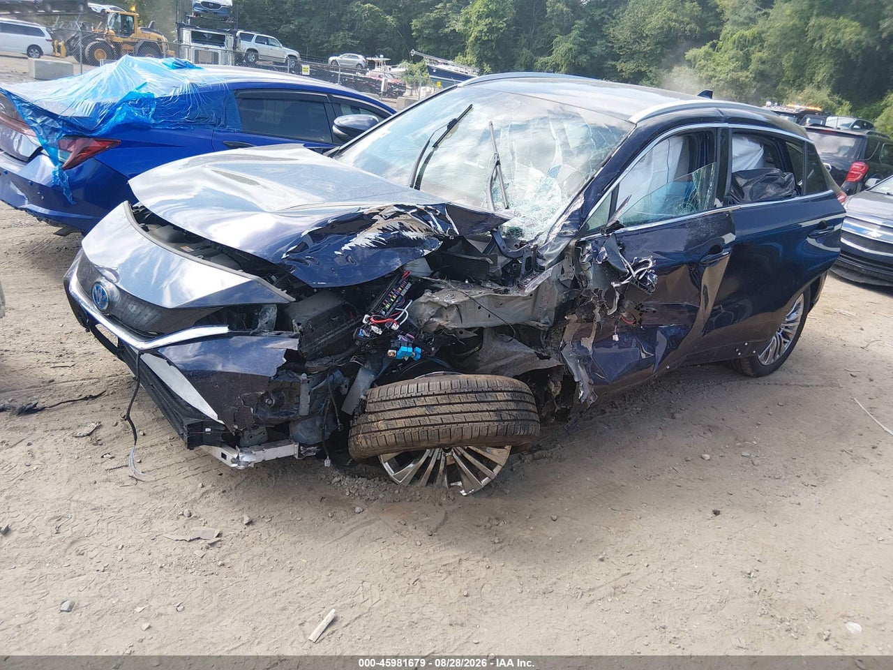 2024 TOYOTA VENZA XLE · 2/11