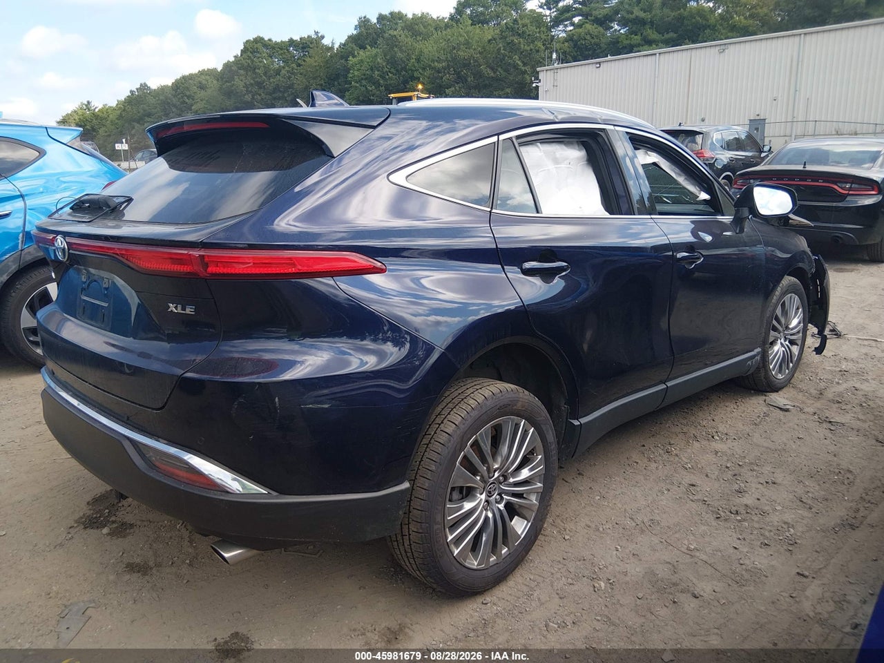 2024 TOYOTA VENZA XLE · 4/11