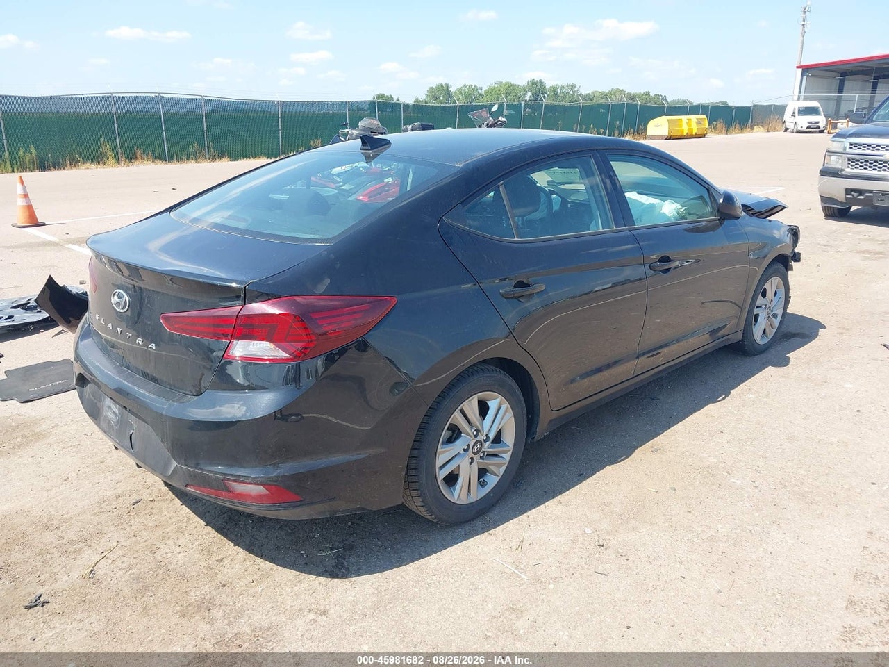 2020 HYUNDAI ELANTRA SEL · 4/11