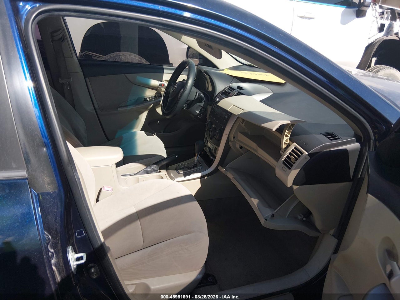 2011 TOYOTA COROLLA LE · 5/11