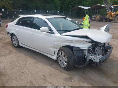 2011 TOYOTA AVALON