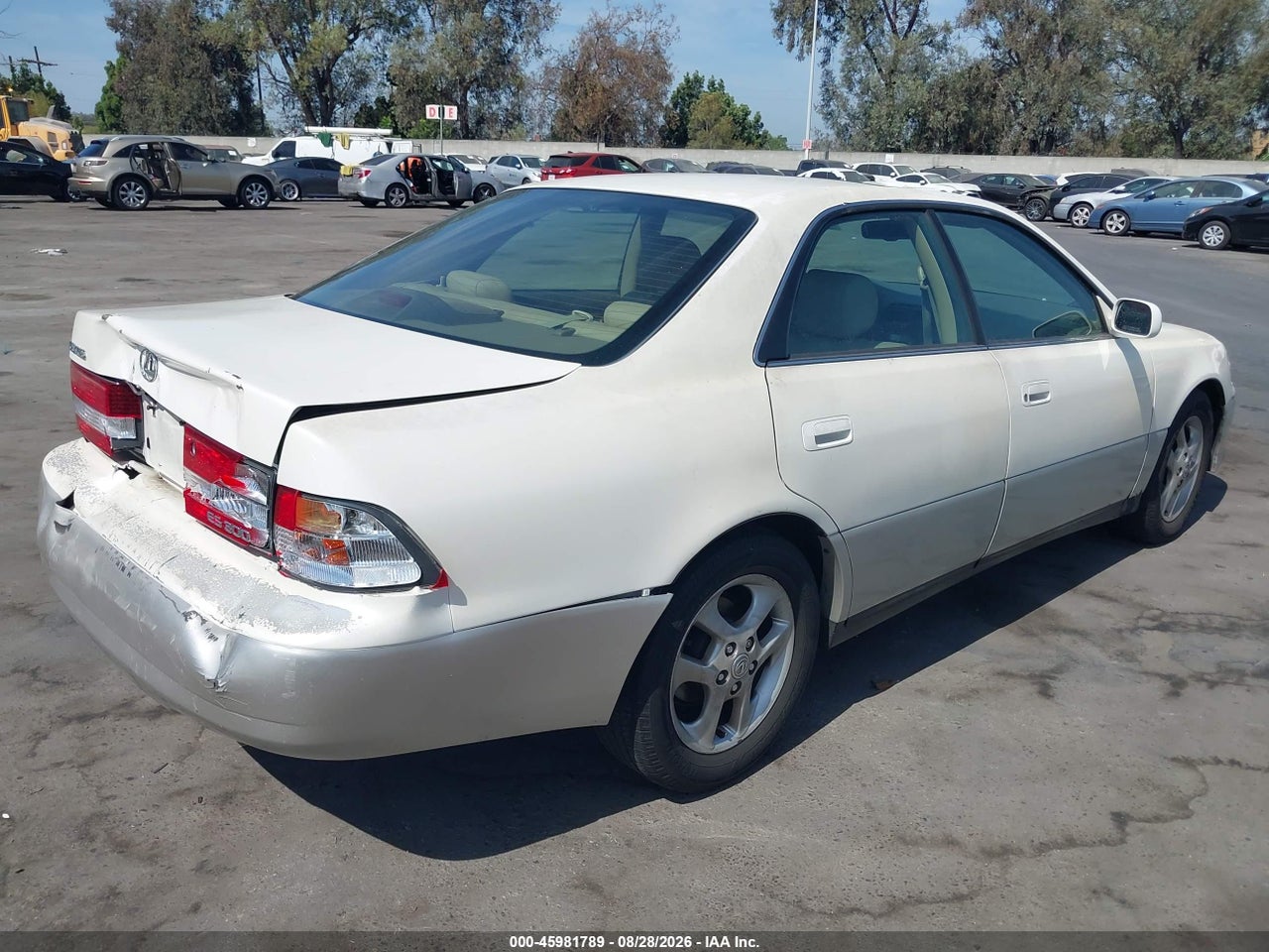 2001 LEXUS ES 300 · 4/11