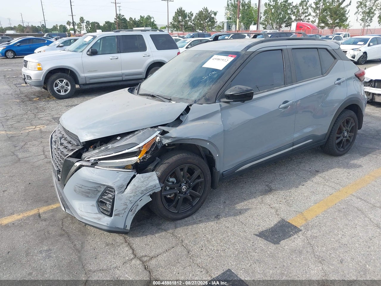 2021 NISSAN KICKS SR XTRONIC CVT · 2/11