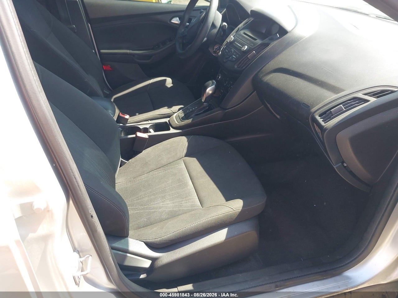 2017 FORD FOCUS SE · 5/11