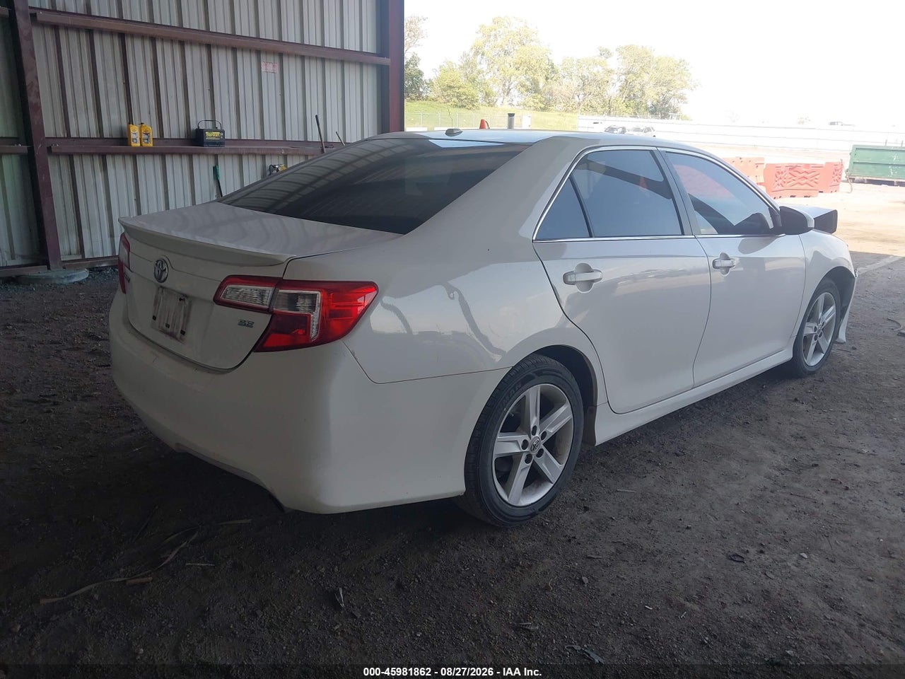 2012 TOYOTA CAMRY SE · 4/11