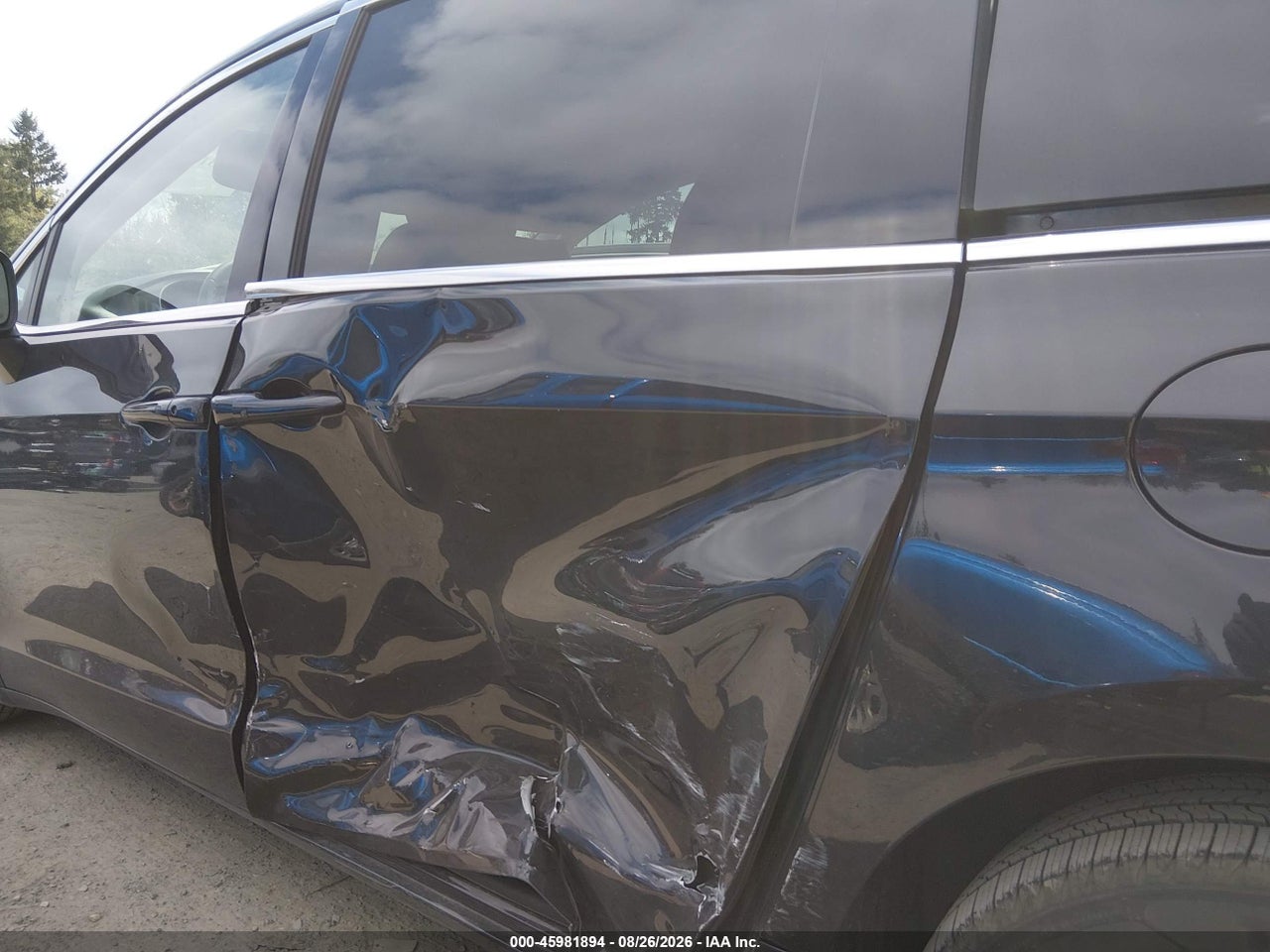 2023 CHRYSLER PACIFICA HYBRID TOURING L · 6/11