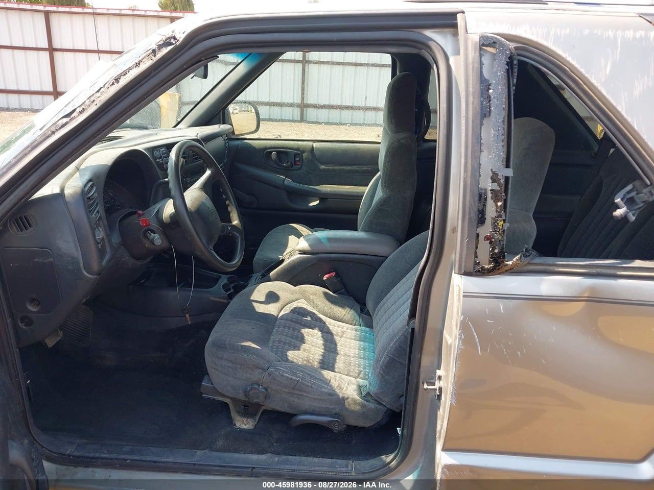 2001 CHEVROLET BLAZER LS · 5/11