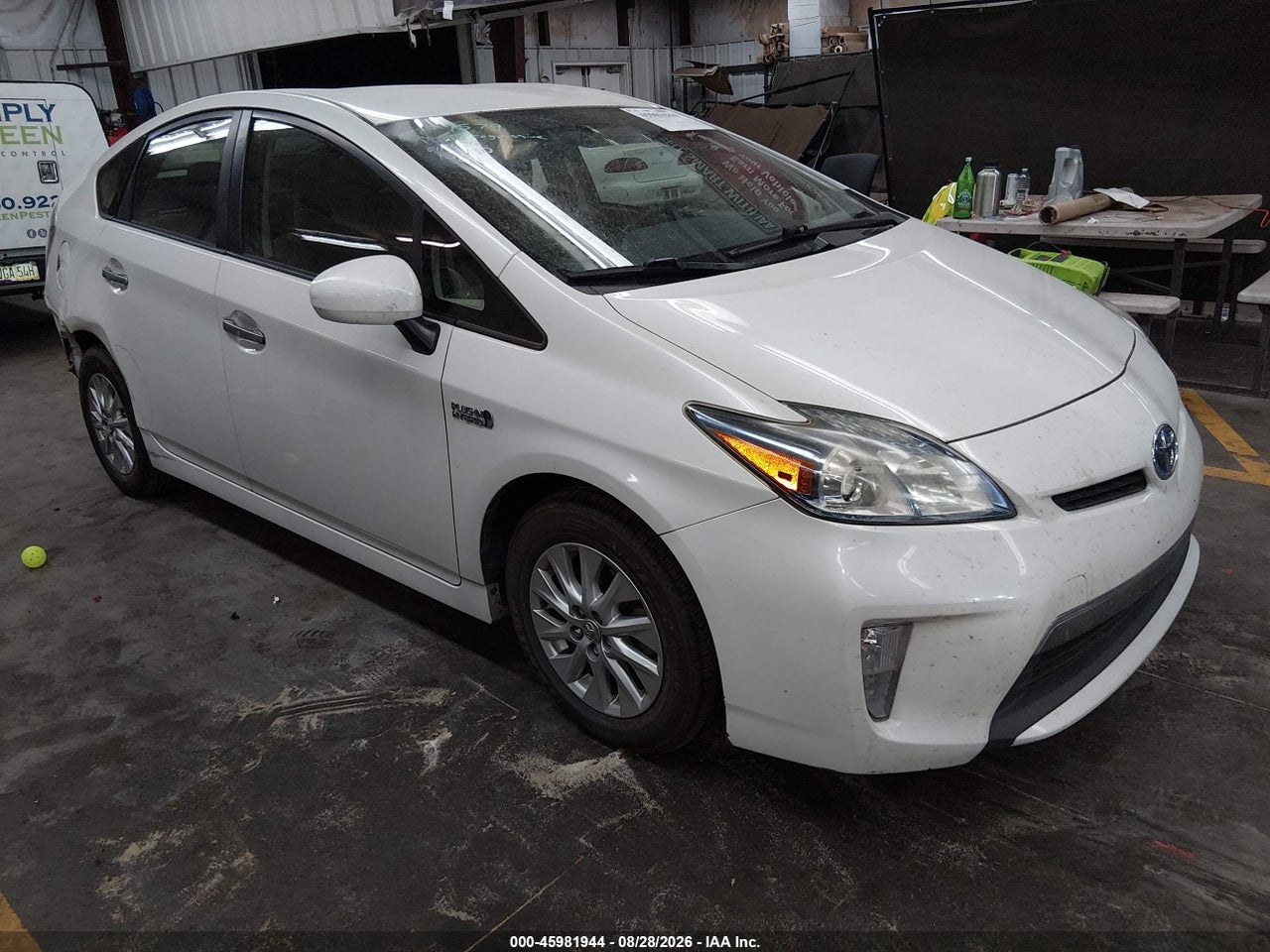 2014 TOYOTA PRIUS PLUG-IN  