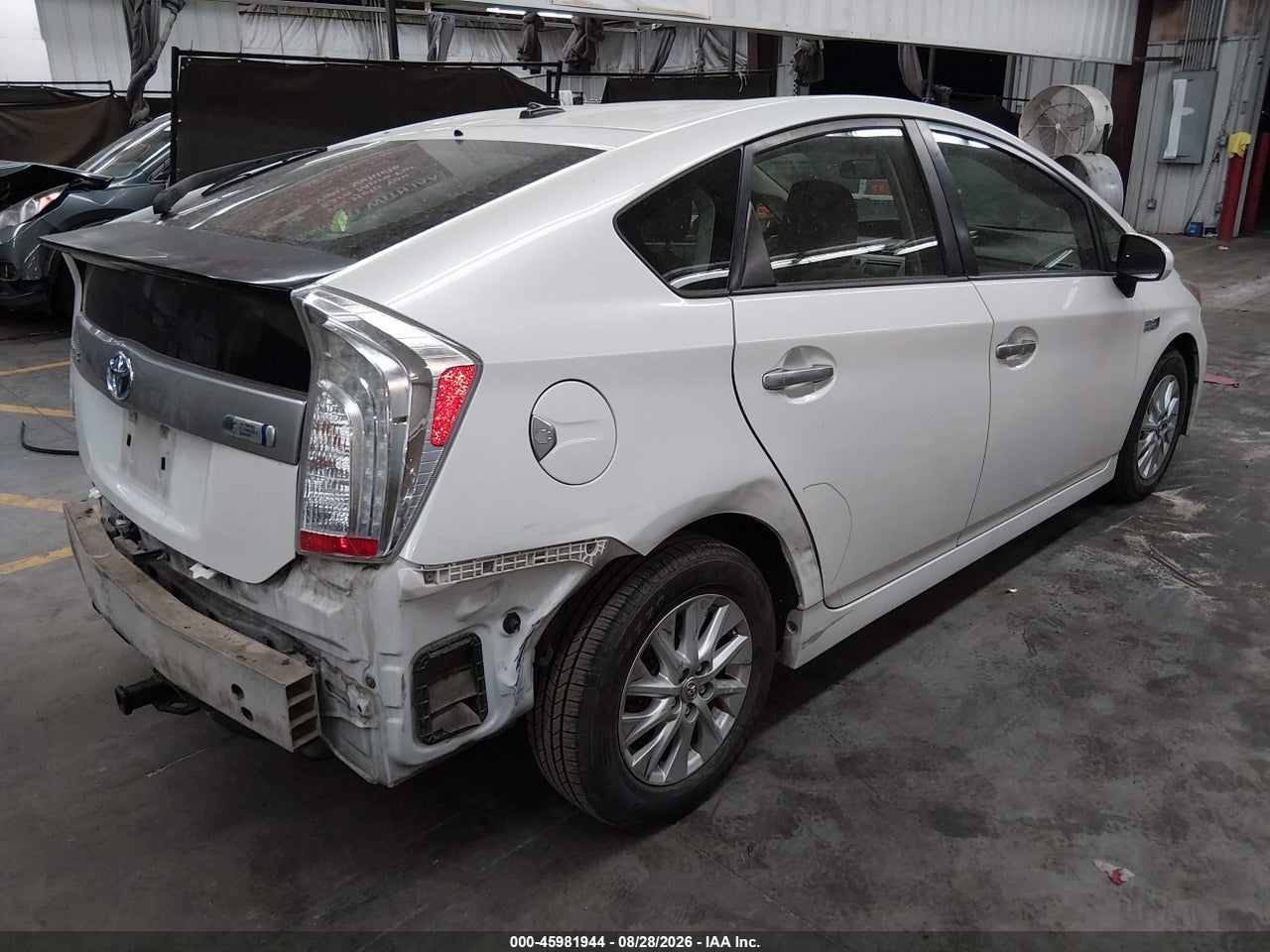 2014 TOYOTA PRIUS PLUG-IN   · 4/11