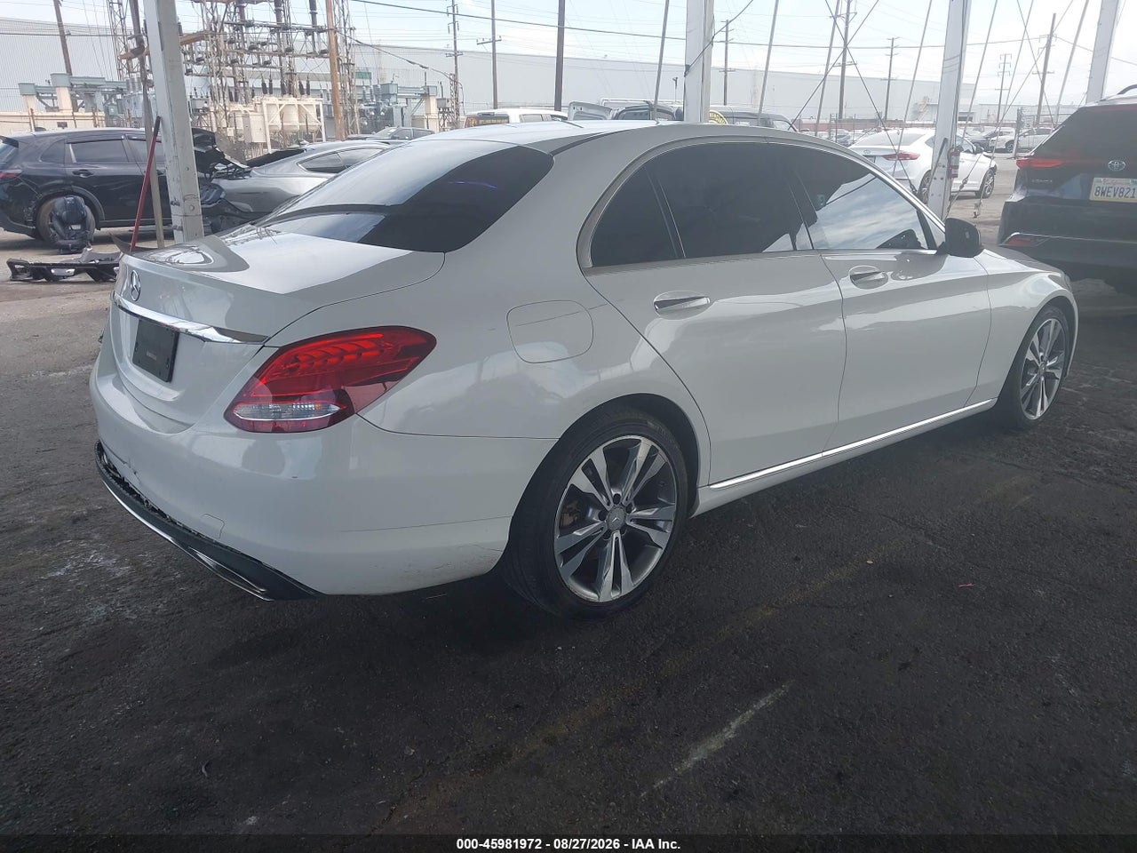 2015 MERCEDES-BENZ C 300 · 4/11