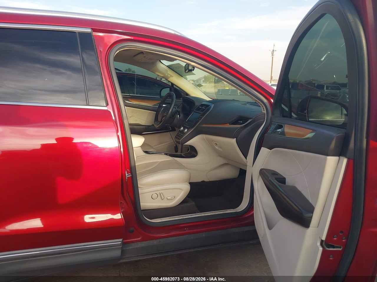 2015 LINCOLN MKC   · 5/11