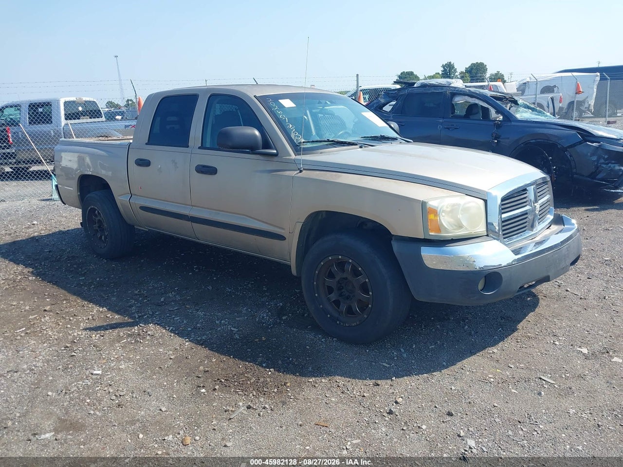 1D7HE48N95S****** · 2005 DODGE DAKOTA SLT