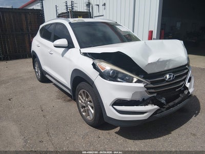 KM8J3CA4XHU****** · 2017 HYUNDAI TUCSON SE