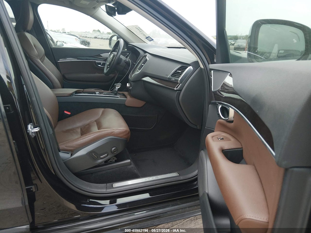 2019 VOLVO XC90 T6 MOMENTUM · 5/11