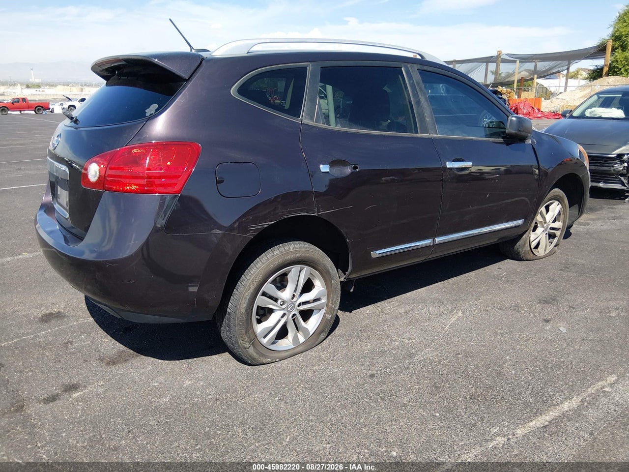 2015 NISSAN ROGUE SELECT S · 4/11