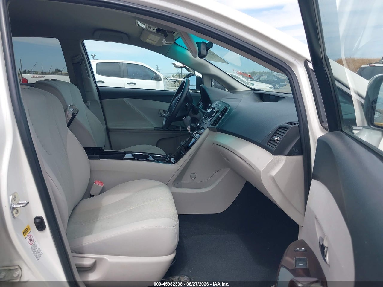 2010 TOYOTA VENZA   · 5/11
