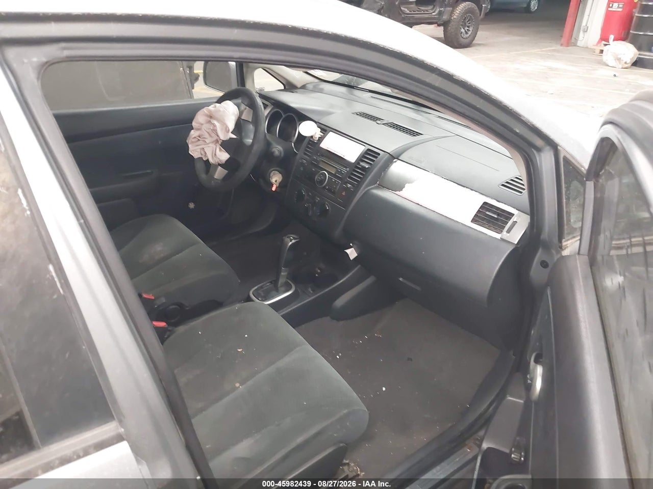 2011 NISSAN VERSA 1.8S · 5/11