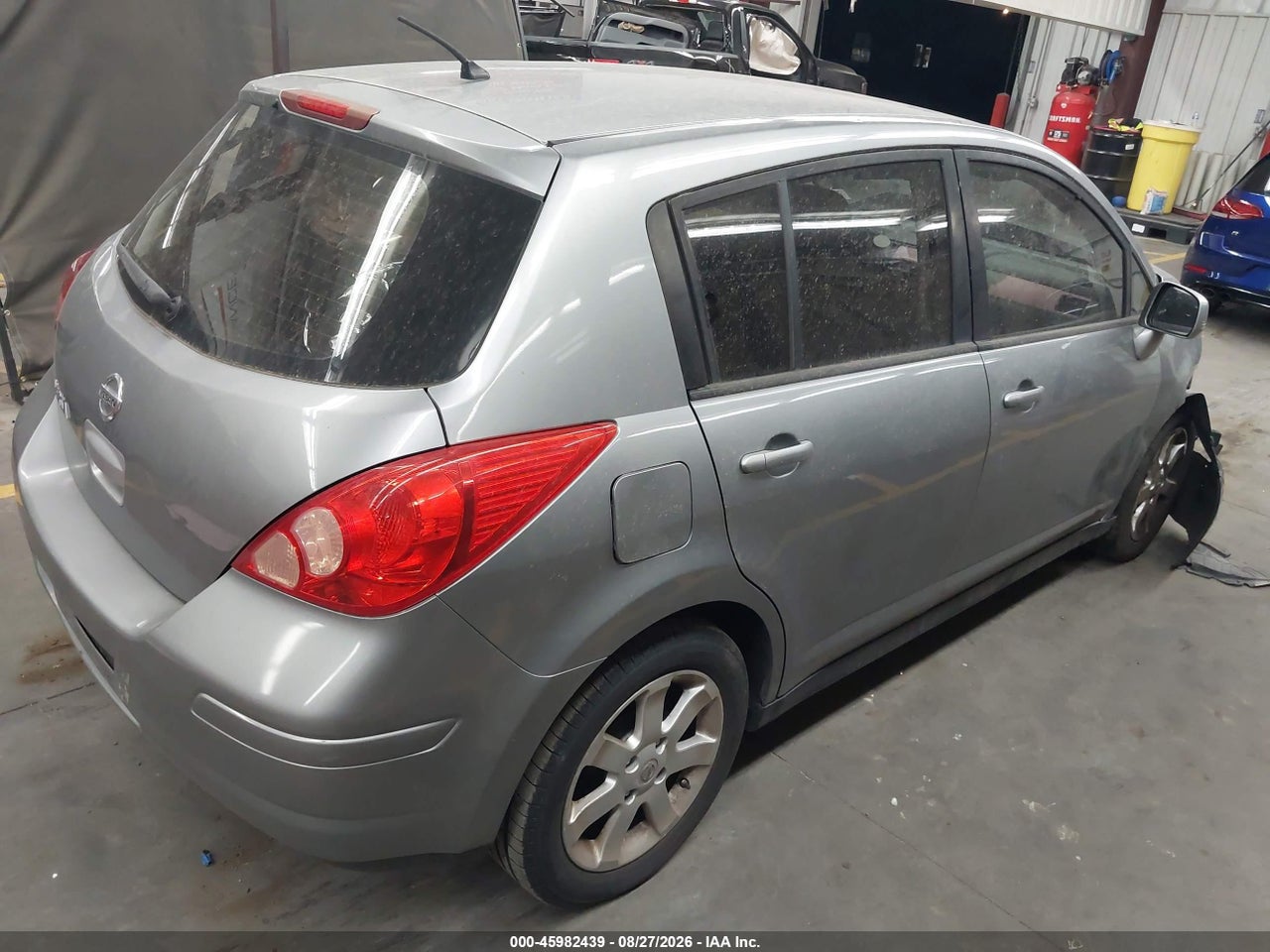2011 NISSAN VERSA 1.8S · 4/11