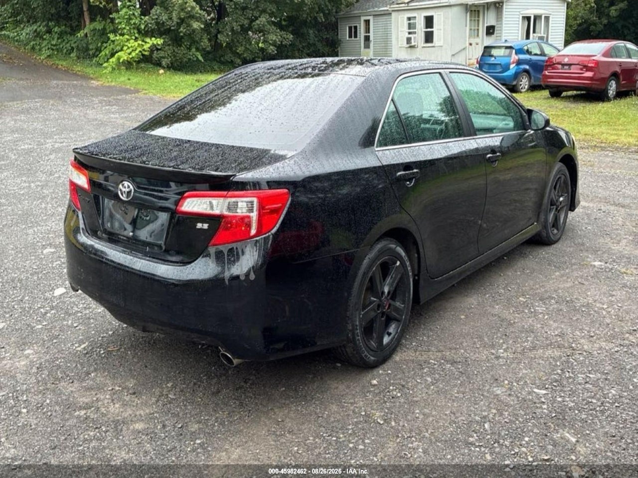 2014 TOYOTA CAMRY SE · 4/9