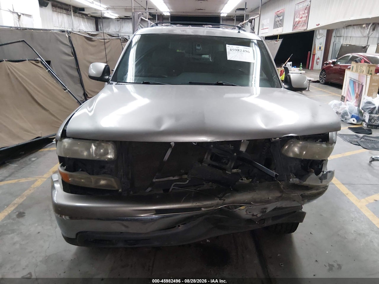 2002 CHEVROLET TAHOE LT · 6/10
