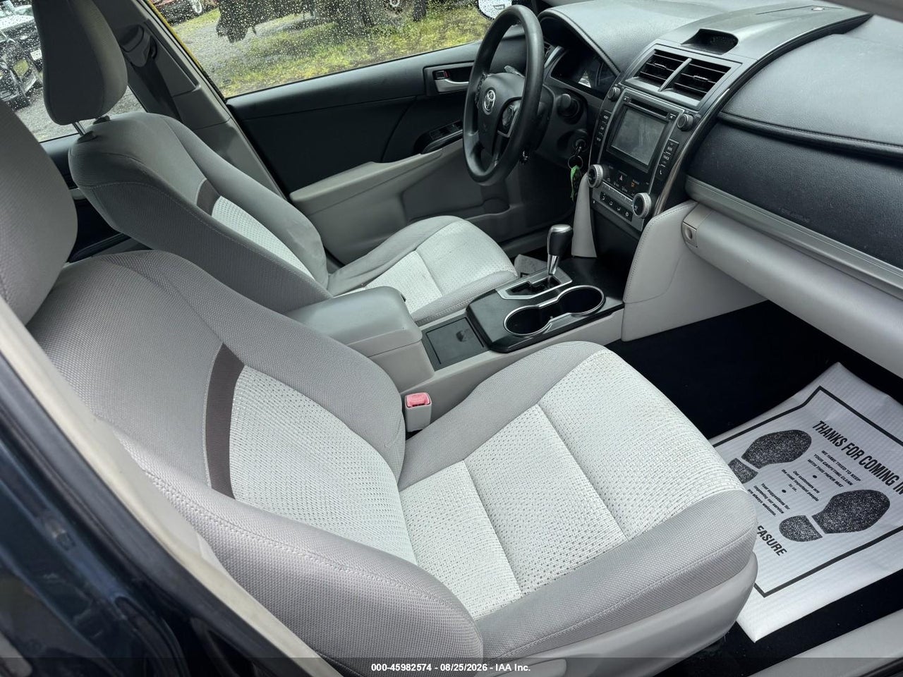 2014 TOYOTA CAMRY LE · 5/9