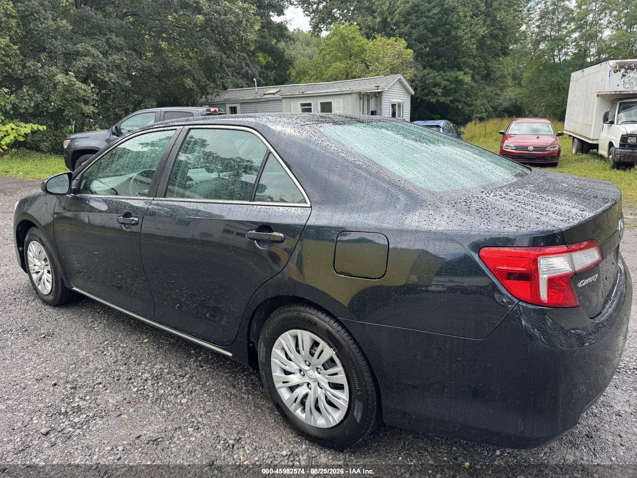 2014 TOYOTA CAMRY LE · 3/9