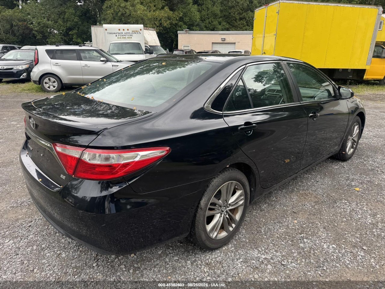 2016 TOYOTA CAMRY SE · 4/9