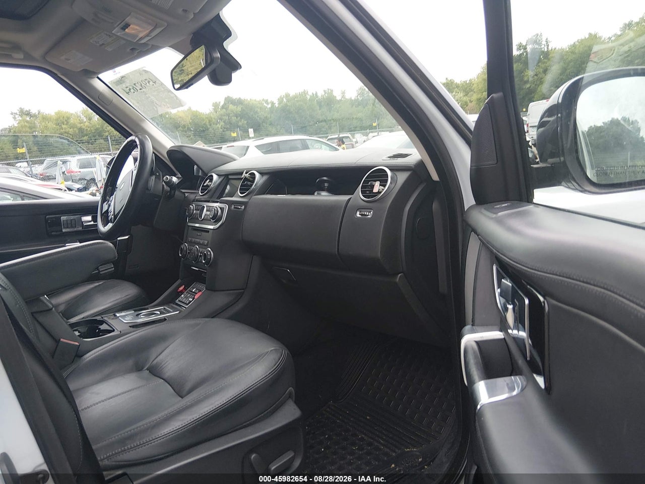 2015 LAND ROVER LR4   · 5/11