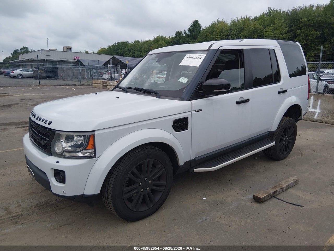 2015 LAND ROVER LR4   · 2/11