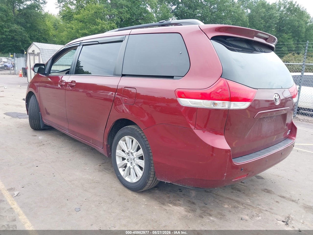 2011 TOYOTA SIENNA XLE · 3/11
