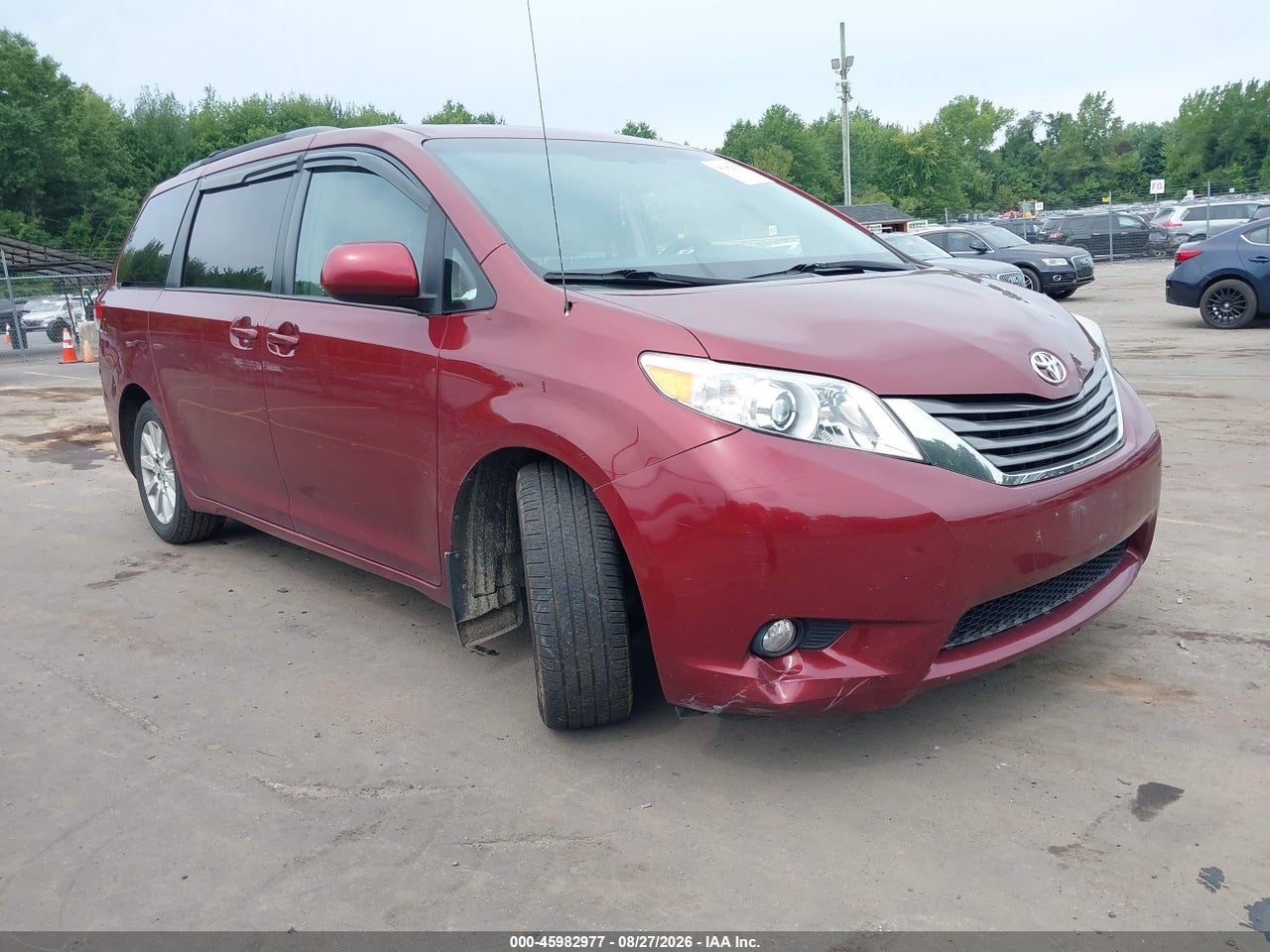 2011 TOYOTA SIENNA XLE