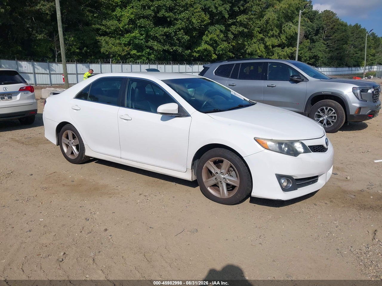 2014 TOYOTA CAMRY SE