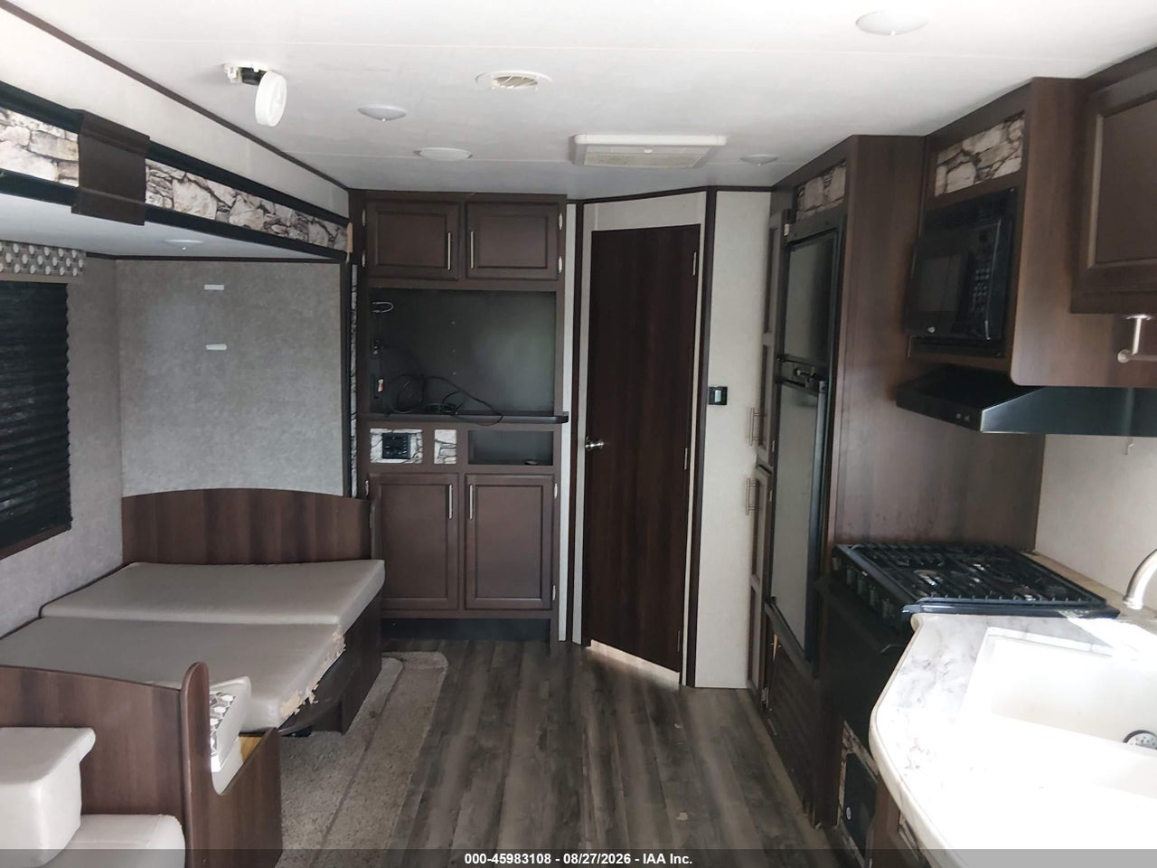 2019 JAYCO CAMPER   · 5/11
