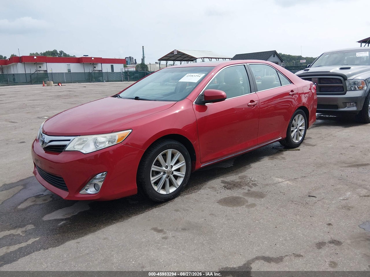 2012 TOYOTA CAMRY XLE V6 · 2/11